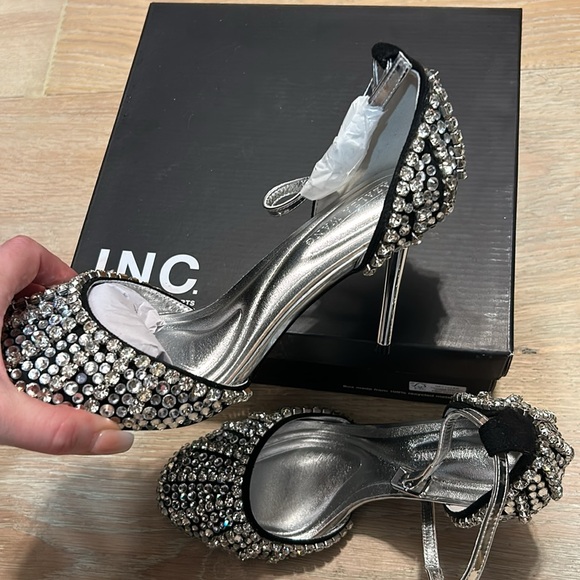 Azalea Wang heels, size 8.5 - Picture 7 of 7